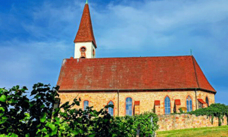 evangelische-kirchenstiftung-hanau-768x461 Zu sehen ist eine Kirche